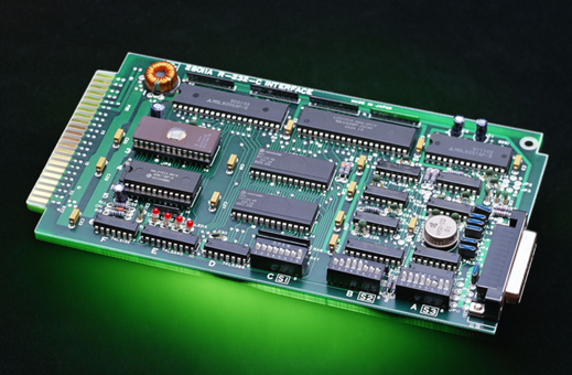 是集成电路(ic, integrated circuit)的载体,由晶圆分割而成.