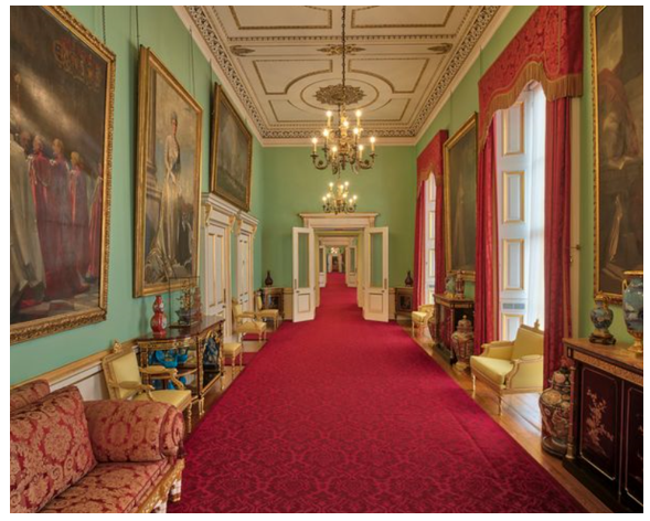 英国女王很朴素英媒曝白金汉宫775个房间女王仅用6个图