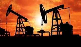2020年全球石油市场供需现状及价格走势分析：受新冠肺炎疫情影响，全球石油消费量大幅下滑[图]