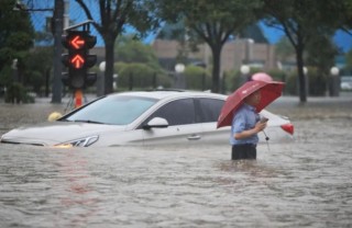 河南特大洪涝灾害致302人遇难，50人失踪，其中郑州市遇难292人，失踪47人[图]