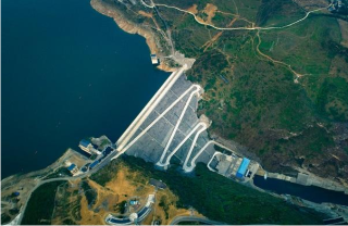 2020年中国水利工程设施发展概况分析: 已建成5级及以上江河堤防32.8万公里[图]
