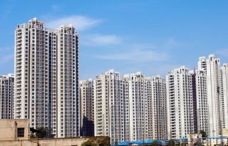 2021年中国房地产贷款现状分析：房地产贷款余额达52.17万亿元，其中个人住房贷款余额占73.45%[图]